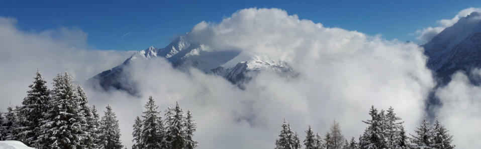 Zillertaler Alpen Ahornspitze hinter Wolken